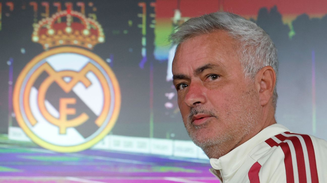 José Mourinho em fotografia de referência.