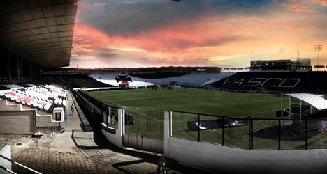 São Januário ao entardecer. Fotografia de referência do estádio.